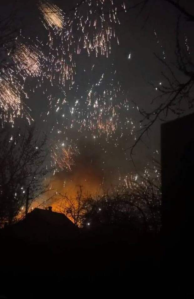 Нанесено поражение объектам противника в Запорожье и Херсоне, сообщается о применении магниевых боеприпасов в Артёмовске