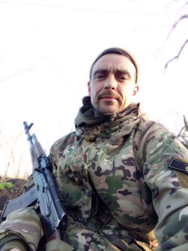 «Давайте, пацаны!»: житель Рязанской области Петр Рябов не смог остаться в стороне от происходящих в стране событий и отправился добровольцем в зону СВО