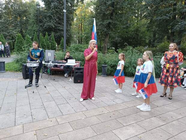 Милена Авимская поздравила с Днем государственного флага России участников СВО и членов их семей. Фото: Гусев Егор Сергеевич