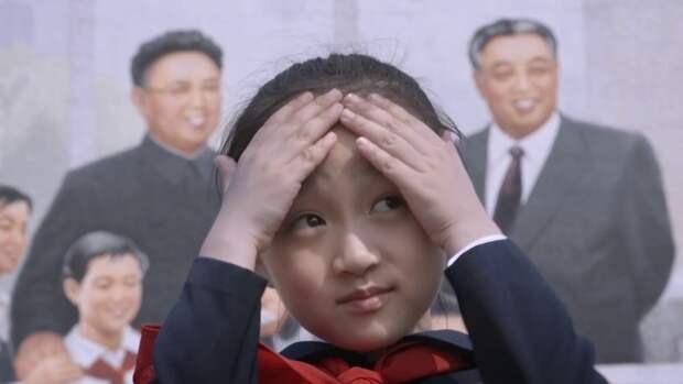 Режиссер должен был снять фильм о счастливой жизни в Северной Корее. Но ему удалось показать правду