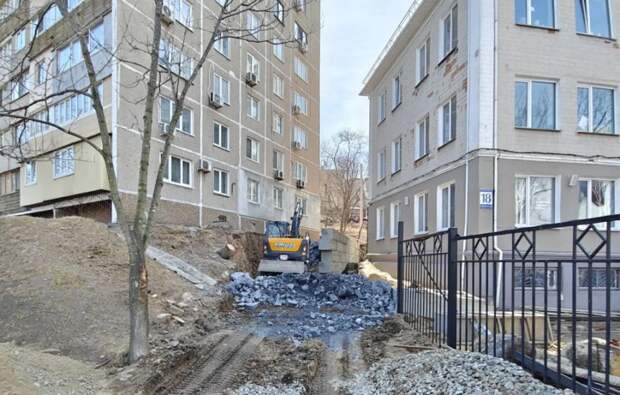 Более 500 метров подпорных стен приводят в порядок во Владивостоке