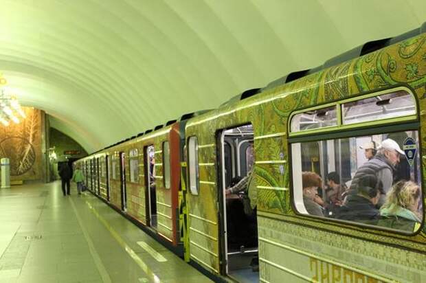 В Петербурге метро будет работать всю ночь для «Алых парусов»