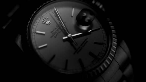 Контрабандист пытался провезти в Домодедове часы Rolex за 6,5 млн рублей