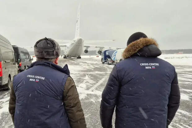Россия начала вывозить в Москву персонал загранпредставительств в Дамаске