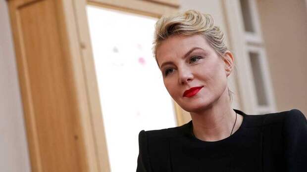 «Да, конечно, я скучаю по России»: Рената Литвинова откровенно рассказала о жизни в Париже