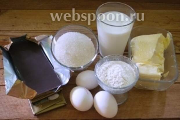 Приготовим крем. Для крема нам нужно: шоколад, сахар, молоко, масло сливочное, крахмал кукурузный, яйца, ваниль.