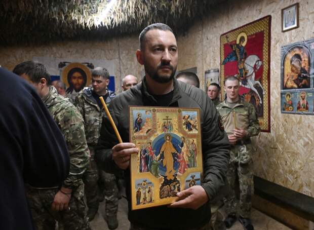 Путин поручил войскам быть готовыми к провокациям на Пасху