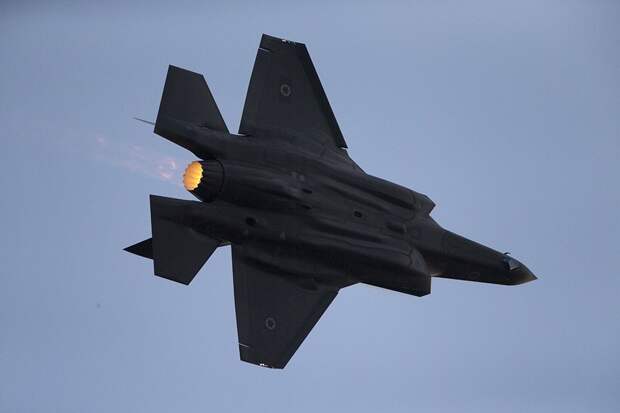 Иранцы сбили три истребителя и два вертолета ВВС США