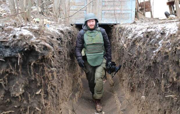 Киев не контролирует фронт в Донбассе, поэтому радикалам дан карт-бланш на атаку ЛДНР