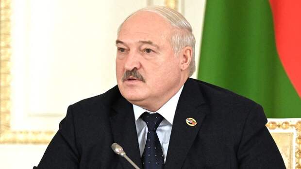Лукашенко пригрозил репрессиями губернаторам трёх областей