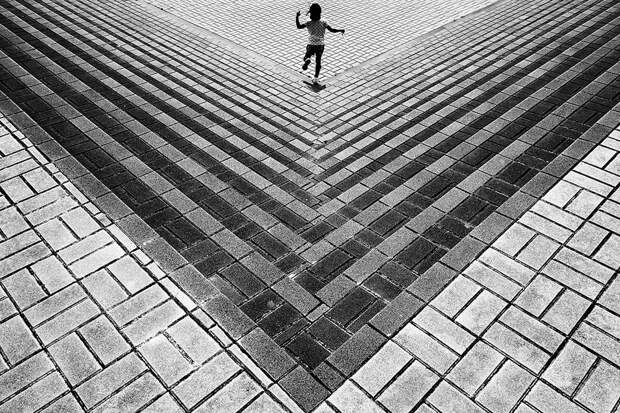 japan-street-photography-60-58088fb92afb9__880