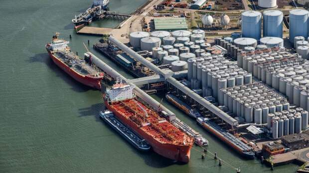 США забрали нефть с танкеров, покинувших Венесуэлу без разрешения – Трамп