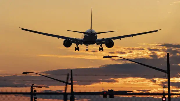 МАК займётся расследованием жёсткой посадки самолёта в Анталье