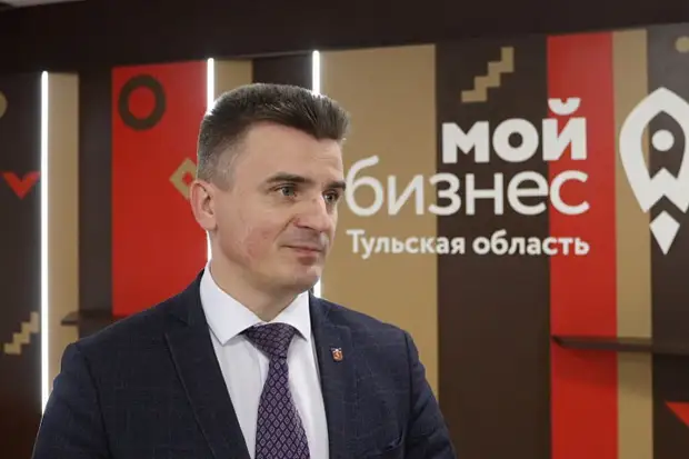 Глава тульского минпромторга за 2021 год заработал меньше остальных министров