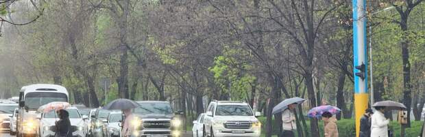 Ливень в Алматы: коммунальщики работают в усиленном режиме