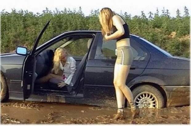 Женщины за рулем это страшная сила!