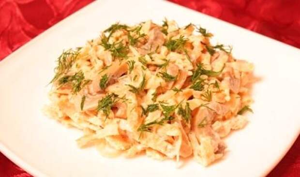 Рецепт праздничного салата «Идиллия» с мясом и яблоком