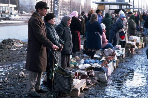 29 января 1992 года вышел Указ Ельцина «О свободе торговли»