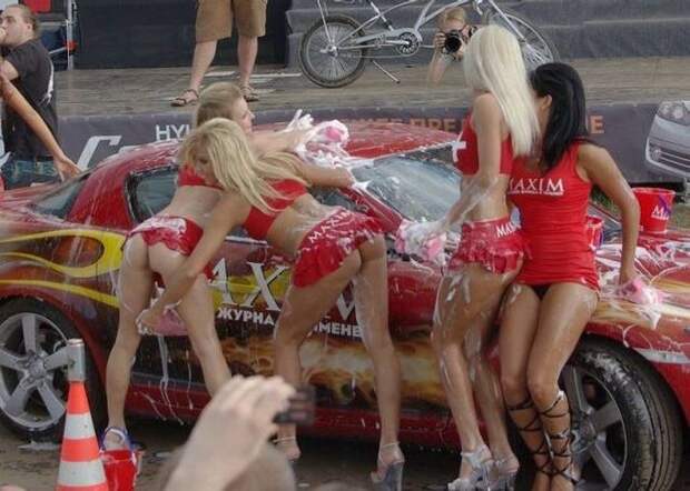 Девушки с автовыставок