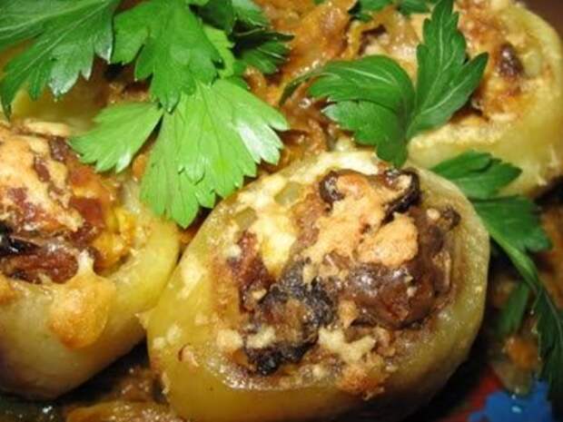 Картошка, фаршированная грибам