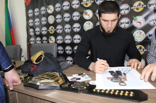 Махачев проведёт бой в Белом доме на турнире UFC