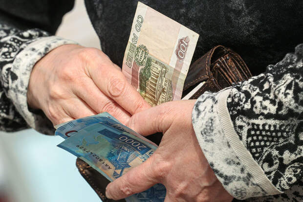 В Краснодаре пенсионерка осталась без накоплений, поверив в звонок из ФСБ
