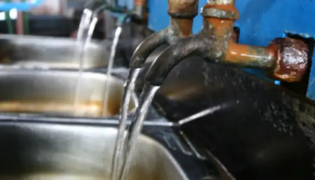 Скрытый вред здоровью: зачем хлорируют воду в России?