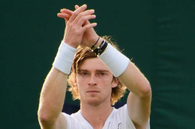 Российский теннисист Рублев вышел в полуфинал турнира в Дубае