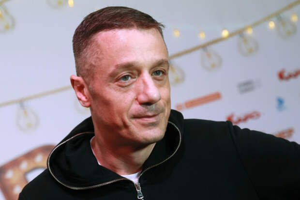 «Мужик лупил беззащитного пацана»: Алексей Макаров спустя годы рассказал правду об отчиме и о том, как квартиру Полищук разрушила семью