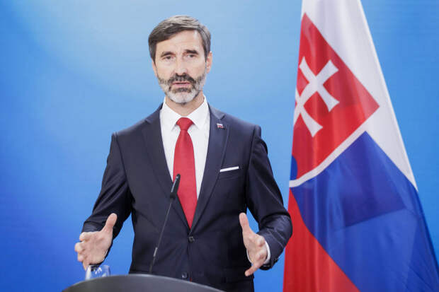 Словакия поставила ультиматум ЕС по санкциям против России