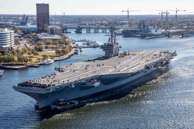 США перебрасывают авианосец на Ближний Восток