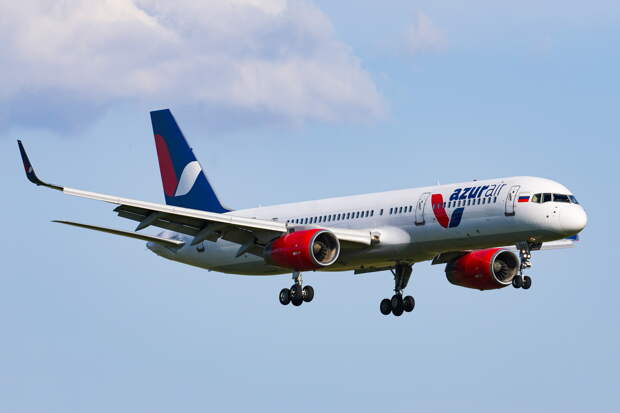 Застрявшим на сутки в аэропорту России пассажирам объяснили причину задержки рейса