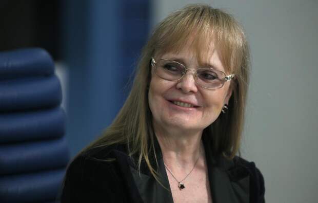 Крестик, изменивший судьбу: Наталия Белохвостикова о позднем материнстве и сыне из детского дома