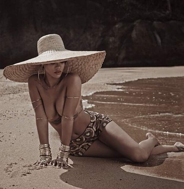 Рианна снялась в откровенной фотосессии для бразильского Vogue