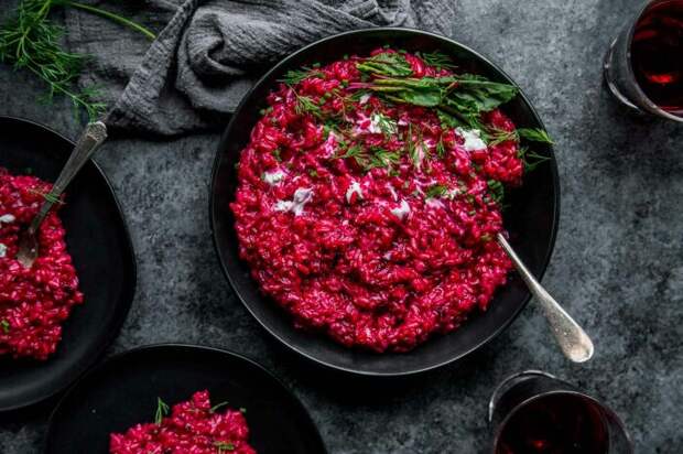 Ризотто из свеклы. \ Фото: platingsandpairings.com.