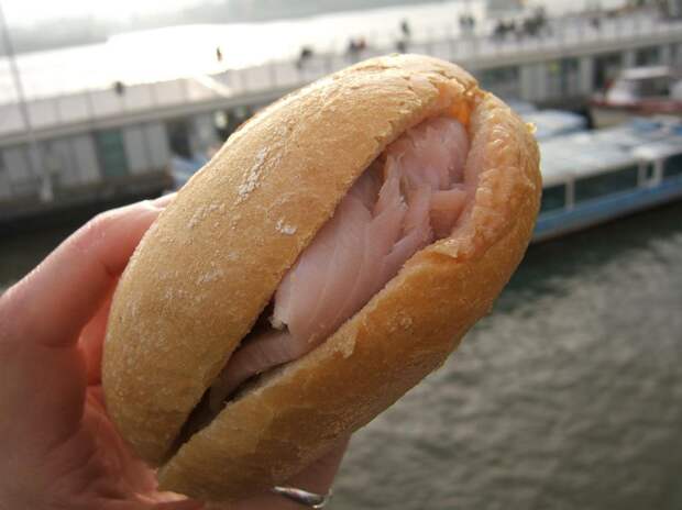 Матьесбрётхен — бутерброд с сельдью. (Jessica Spengler)