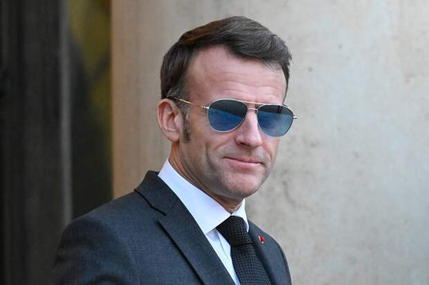 Во Франции констатировали полное безумие Макрона