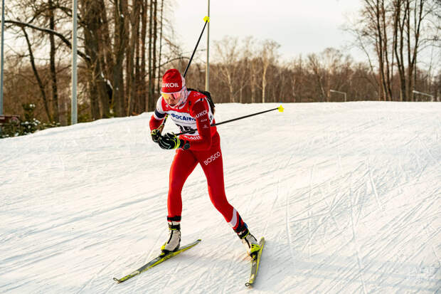 Лыжница Гончарова стала первой в масс-старте на 50 км в Апатитах