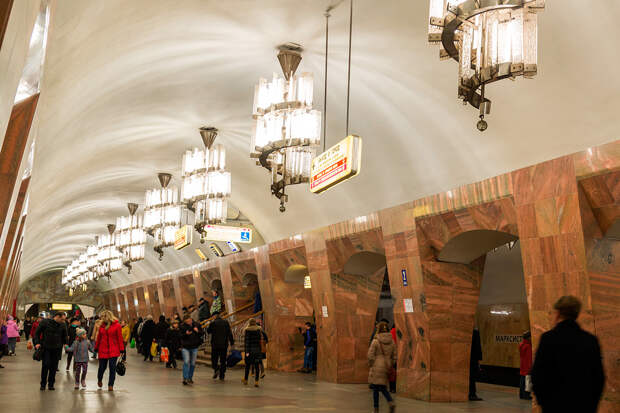 Самые красивые люстры московского метро (ФОТО)