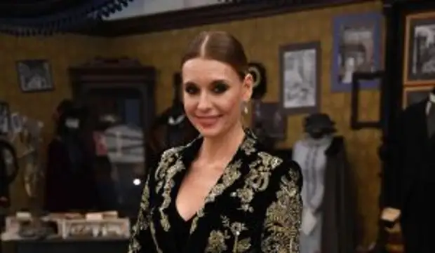 «Озорная»: Толкалина потрясла обвисшей грудью перед камерой