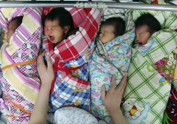 Китай вернул налог на презервативы ради роста рождаемости