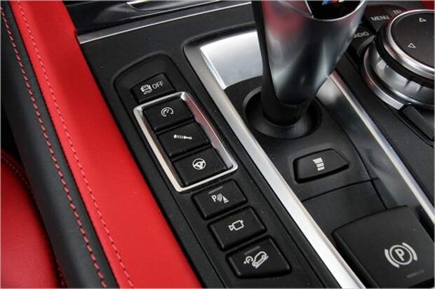 Тест-драйв: BMW X5 M против Porsche Cayenne Turbo S