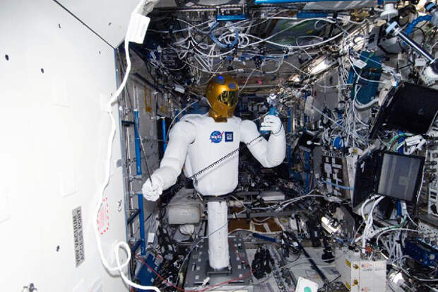 Робот-гуманойд Robonaut. Фото: iheartrobotics.com