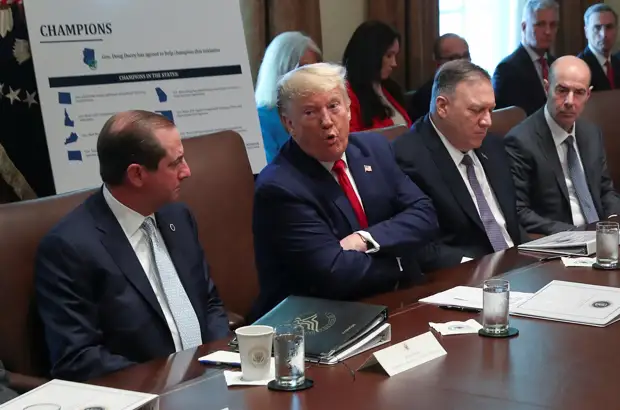 «Машина ненависти»: как анонимные информаторы в администрации Трампа пытаются повлиять на его импичмент