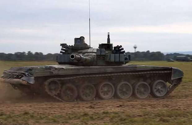 Чехия передаст Украине модернизированные советские танки T-72M4