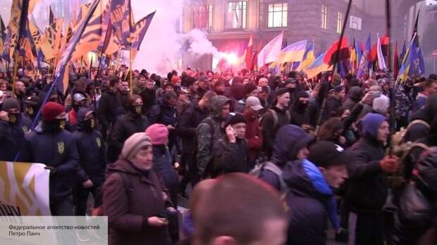 Порошенко должен стоять на коленях! Под Радой бунт, Тягнибок сделал громкое заявление - зачем власть хочет войны между добровольцами и ВСУ 