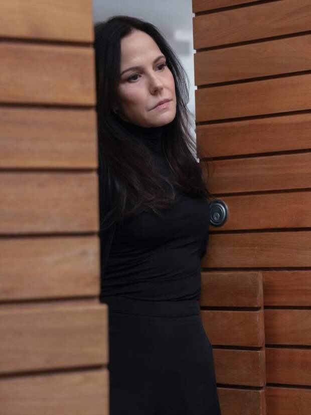 Mary-Louise Parker as Freya Frostad