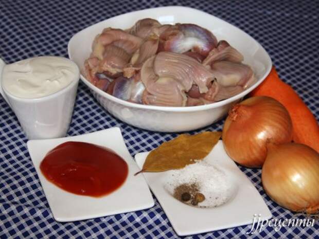Ингредиенты для рецепта «Рецепт куриных желудков тушеных в сметане»