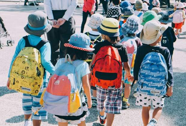 В Китае учитель физкультуры воспитал 267 приёмных детей за 30 лет