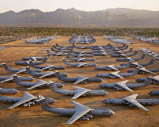 Кладбище авиационной техники